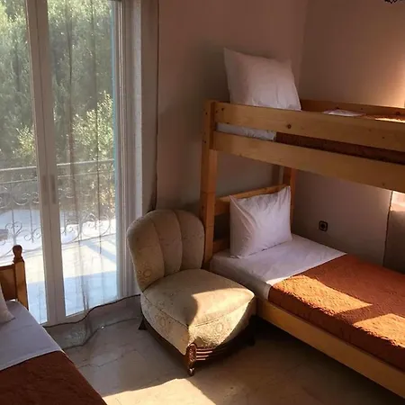 Kessaris Lägenhetshotell Chrani